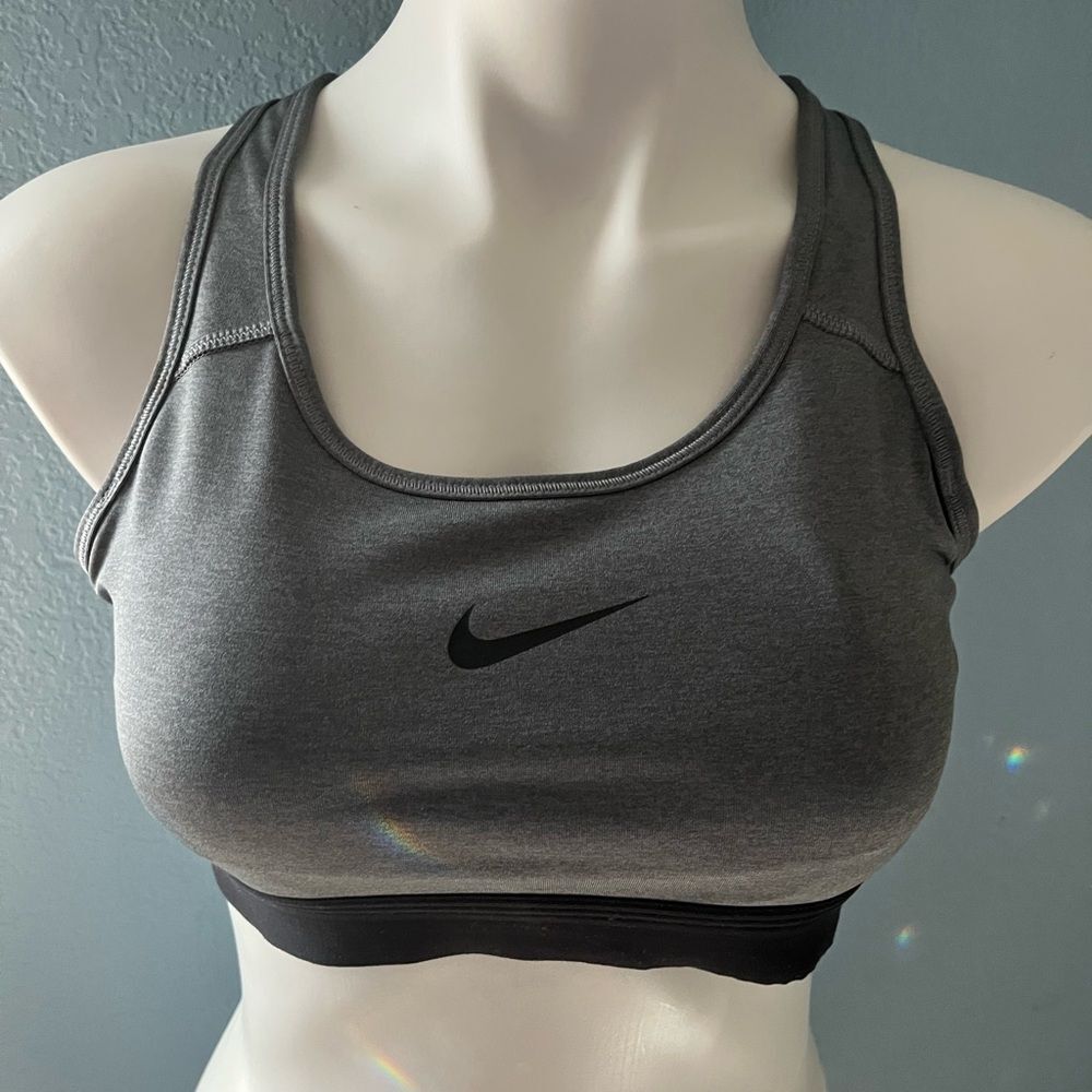 Nike Women Sports Bra l  Dri-FIT Swoosh Medium Support 1-Piece Pad